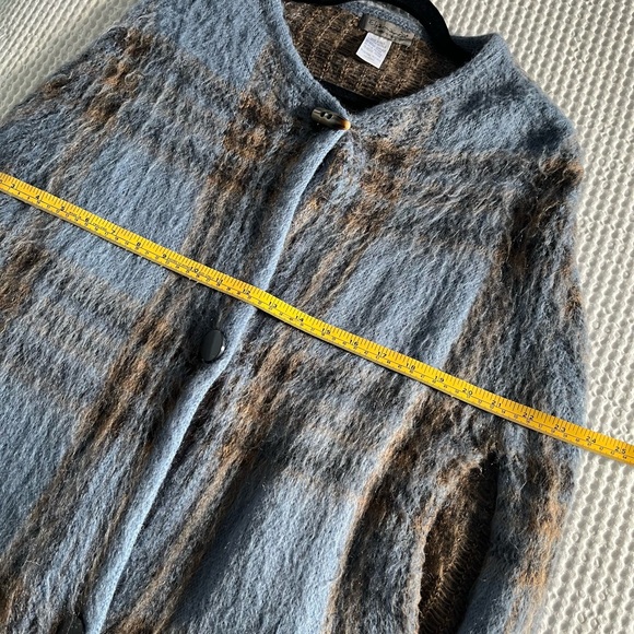 Elsamanda Blue and tan Cape - Picture 4 of 5